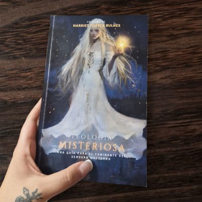 LIBRO FÍSICO - Teología Misteriosa: Un Vademécum del Mago Oscuro